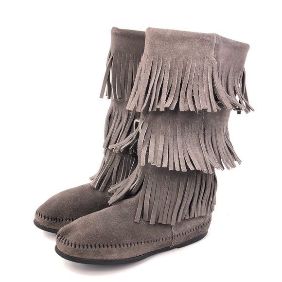 Minnetonka Gray Suede 3-Layer Fringe Moccasin Boots 7 - Picture 3 of 11